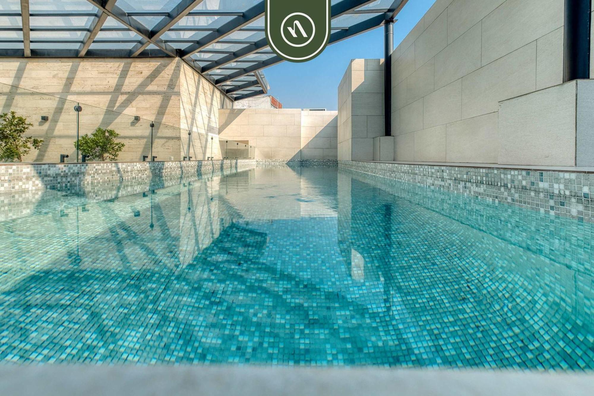 Apartment Luxury 2 Bedroom - Rooftop Pool With View *